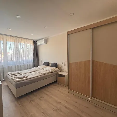 Apartman Aura 2 *