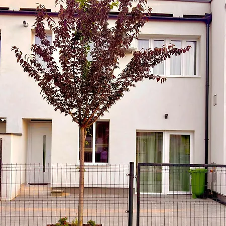 Aura 2 Apartman *
