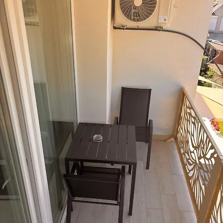 Apartman Aura 2 *